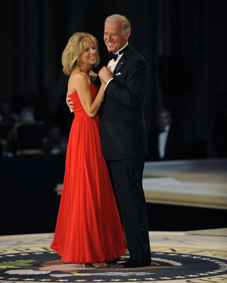 Illustration for article titled Great Gowns Galore At The Inaugural Balls!